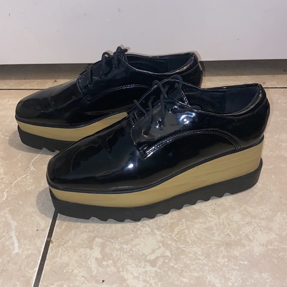 Pretty Black Lace-Up Patent Leather Platform Shoes Size 8 - Picture 3 of 7